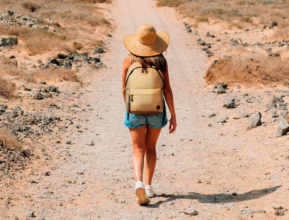 MOCHILA ANTARTIK BASIC PACK CON BOLSILLO PARA PORTATIL BEIGE 20 L 300X160X420 MM